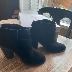 Jessica Simpson Ankle Bootie. Size 5.5